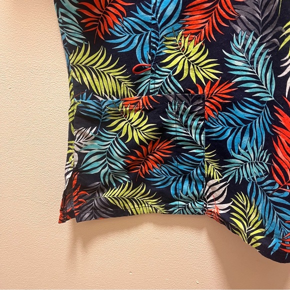 Scrubstar Comfy Chic Multicolor Leaf Print Women's 2 Pocket Scrub Top, Sz XL/XG - Picture 4 of 5